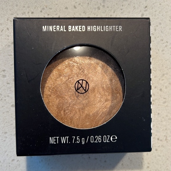 New Ilmakiage mineral baked highlighter-Royals. Brand new! - Picture 2 of 2